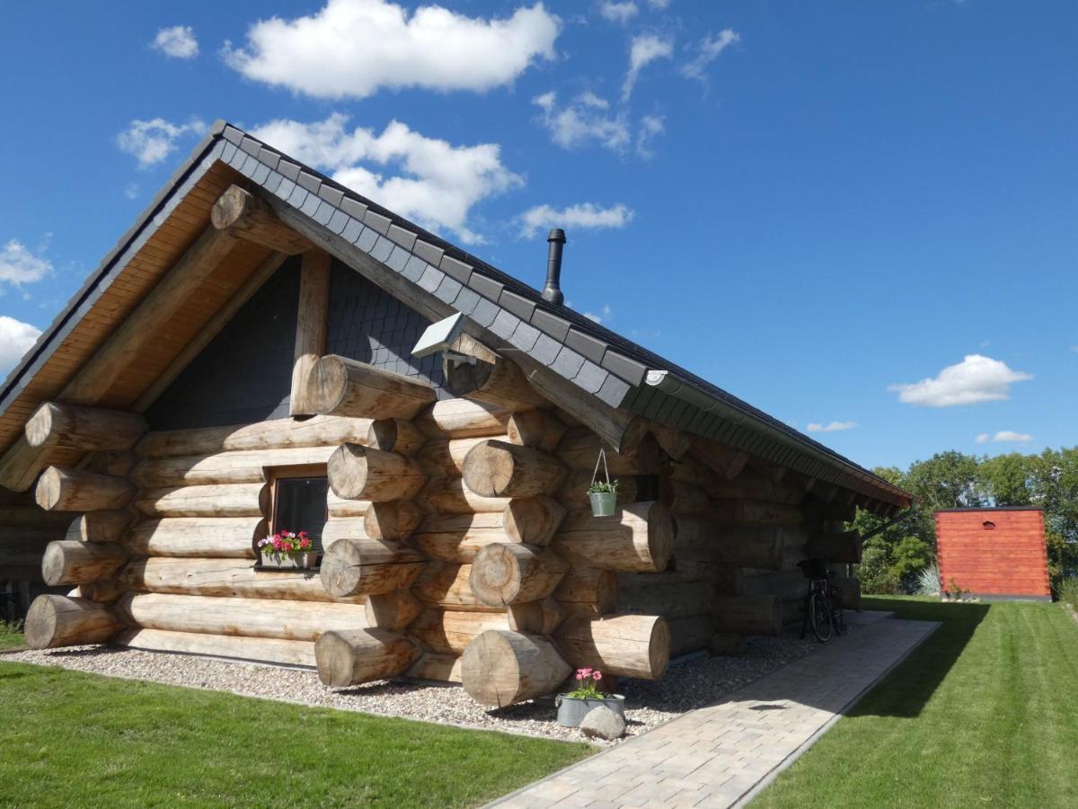 Naturstammhaus Tollensesee Gross Nemerow Экстерьер фото