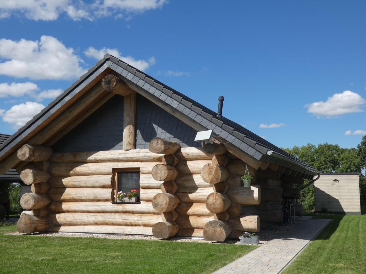 Naturstammhaus Tollensesee Gross Nemerow Экстерьер фото